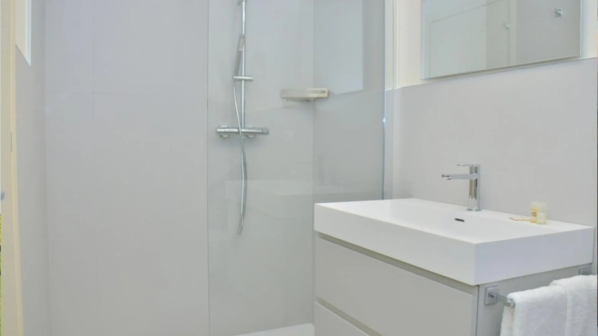 Bright White Flat In The Heart Of Bibione Apartment