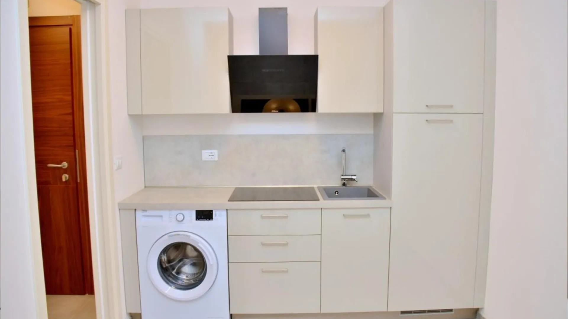 Bright White Flat In The Heart Of Bibione Apartment