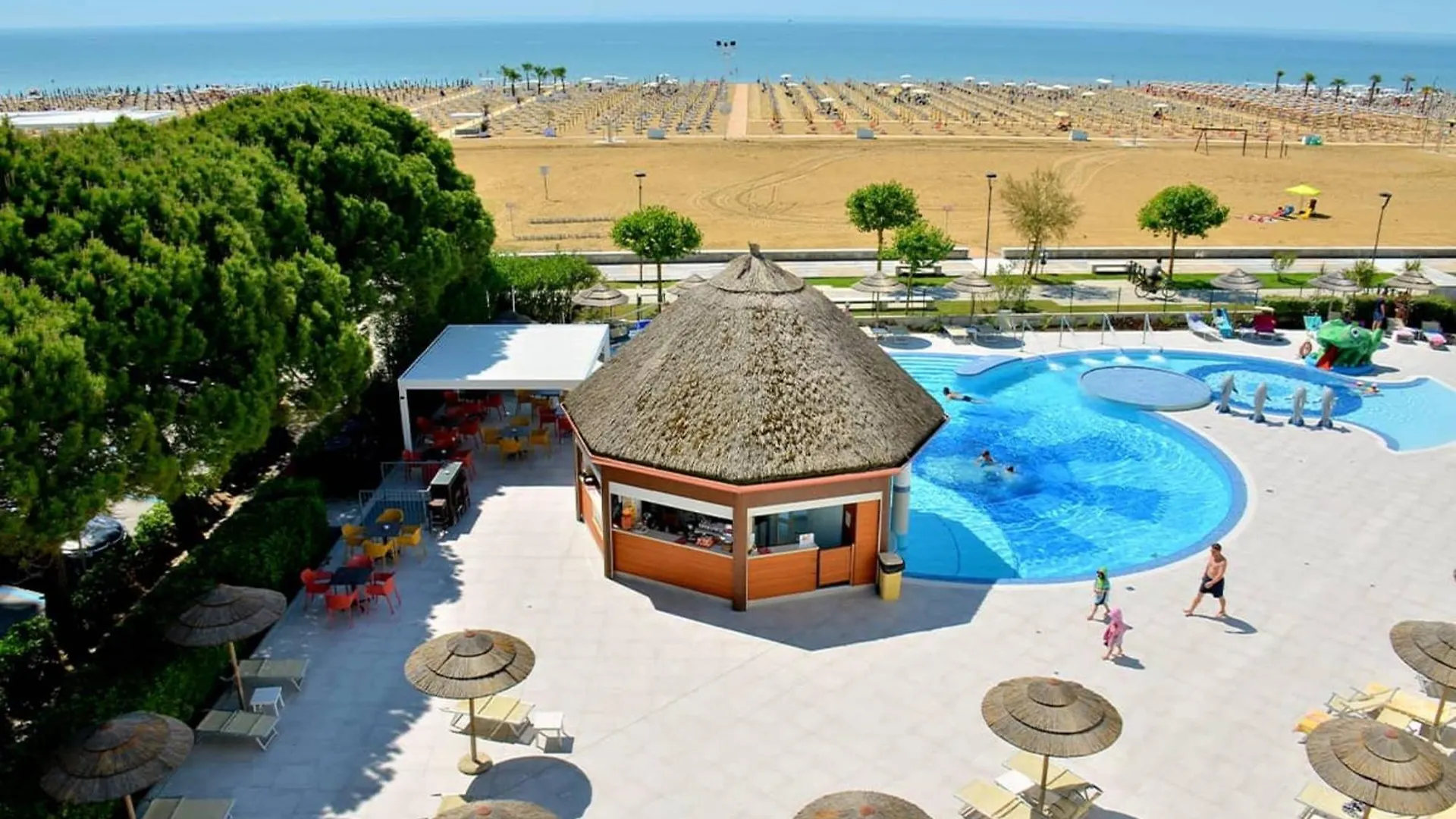 Bright White Flat In The Heart Of Bibione Apartment